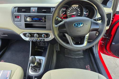 2013 Kia Rio  MT 1.4 HB