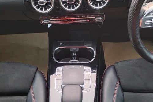 2019 Mercedes Benz CLA-Class 200 AMG Line bekas