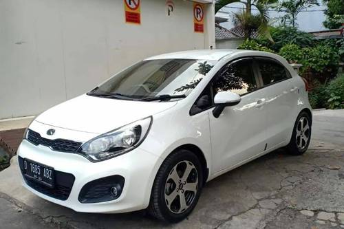 2014 Kia Rio  1.4 AT OPTION STD