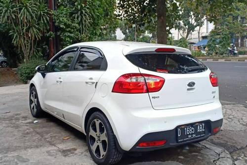 2014 Kia Rio  1.4 AT OPTION STD