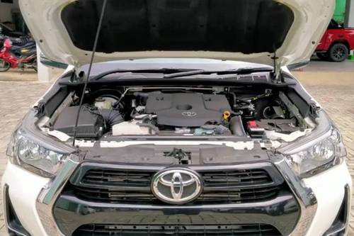 2023 Toyota Hilux 2.4L D-Cab E MT