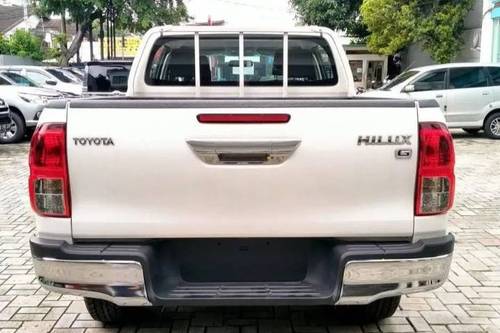 2023 Toyota Hilux 2.4L D-Cab E MT