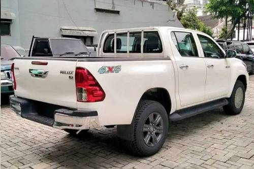 2023 Toyota Hilux 2.4L D-Cab E MT