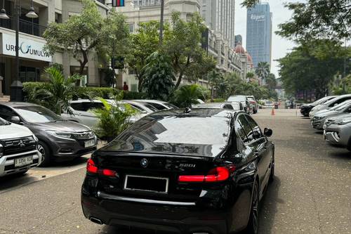 2021 BMW 5 Series Sedan  520i M Sport