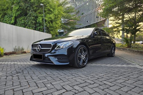 2017 Mercedes Benz E-Class  E 300 AMG Line bekas