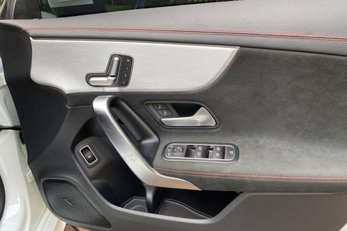 2019 Mercedes Benz CLA-Class 200 AMG Line bekas