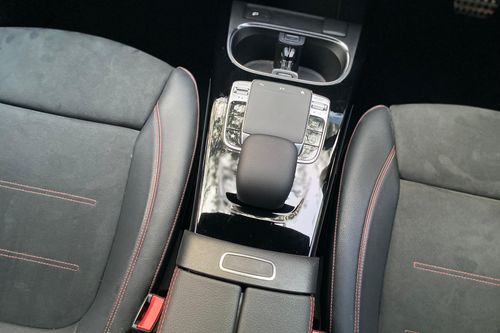 2019 Mercedes Benz CLA-Class 200 AMG Line bekas