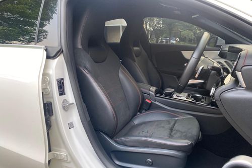 2019 Mercedes Benz CLA-Class 200 AMG Line bekas