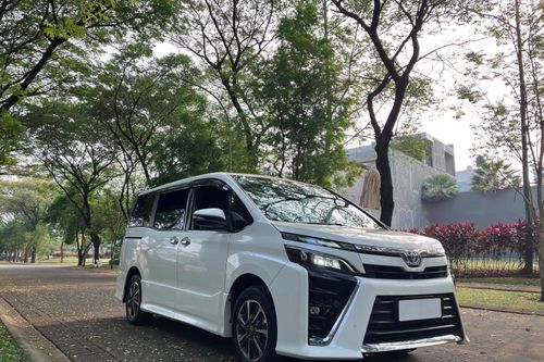 2019 Toyota Voxy 2.0 CVT Bekas