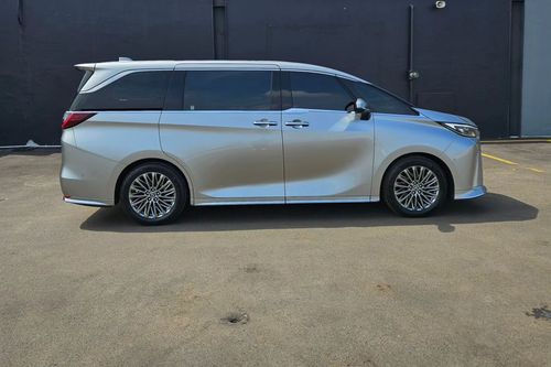 Used 2024 Lexus LM 350 (7-Seater)