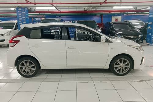 2016 Toyota Yaris  G AT