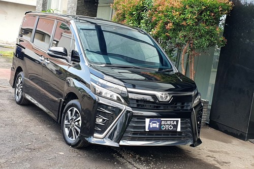 2021 Toyota Voxy 2.0L AT bekas