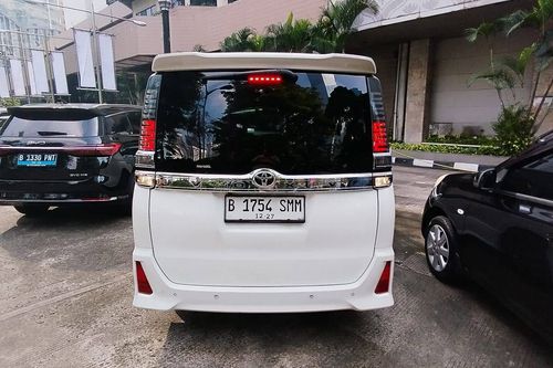 2018 Toyota Voxy 2.0L AT tua