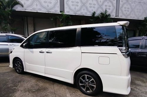Dijual 2018 Toyota Voxy 2.0L AT bekas