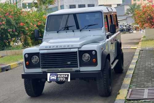 2015 Land Rover Defender 110 2.2L 110 MT bekas