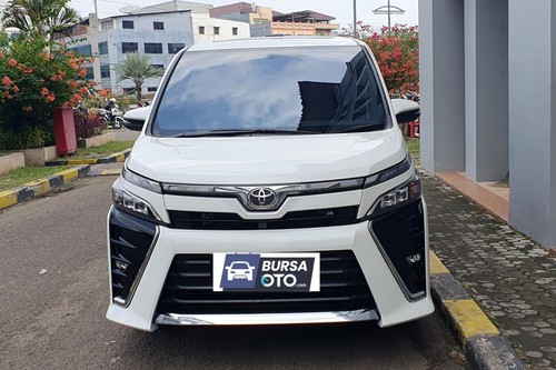 2021 Toyota Voxy 2.0L AT bekas