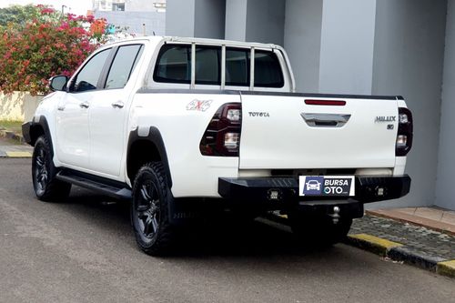 Dijual 2022 Toyota Hilux 2.4L D-Cab V AT bekas