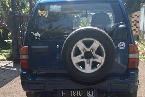 Dijual 2004 Suzuki Escudo SE 4x2 1.6L MT bekas