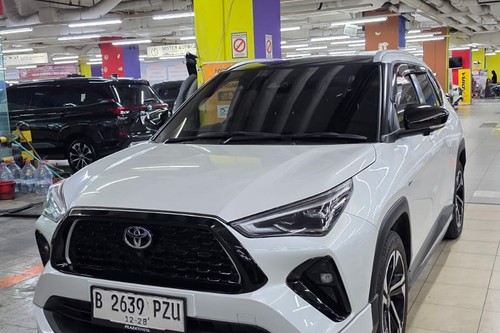 2022 Toyota Yaris Cross 1.5 S HV CVT With GR Parts Aero Package bekas