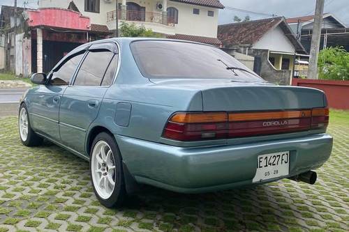 1992 Toyota Corolla (1991-1995) 1.6 SEG GREAT MT SDN bekas