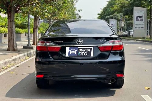 Old 2016 Toyota Camry 2.5 V AT