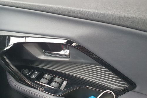 2023 Toyota Yaris Cross 1.5 S GR Hybrid EV CVT TSS bekas