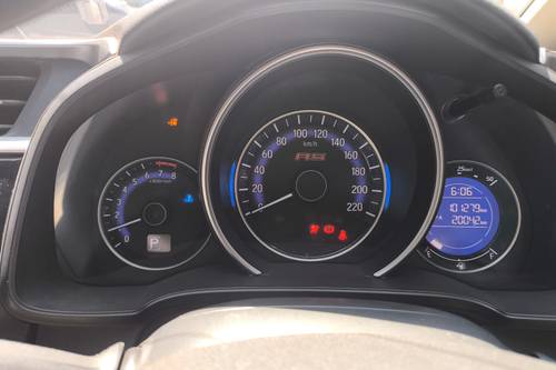 Dijual 2015 Honda Jazz RS CVT bekas