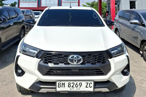 2024 Toyota Hilux 2.4L D-Cab V AT bekas