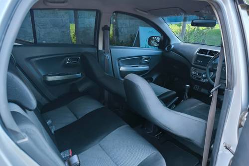 Beli mobil bekas