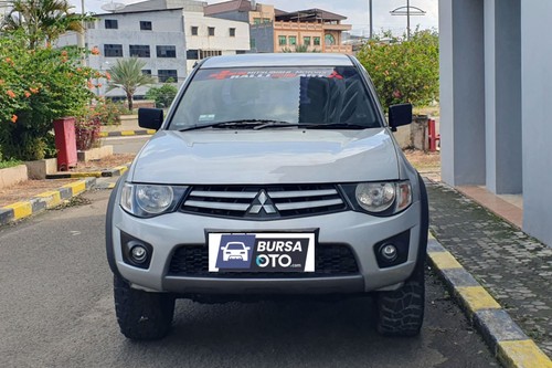 2012 Mitsubishi Strada Triton DC 4X4 2.8 GLX MT bekas