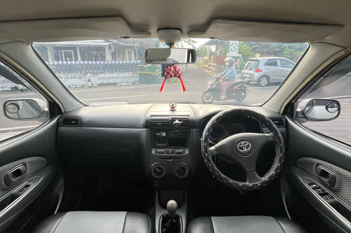 2005 Toyota Avanza E M/T bekas