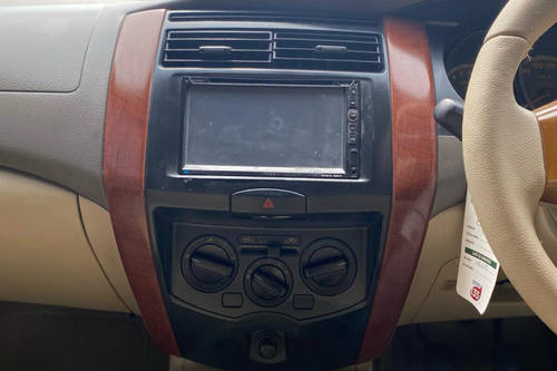 2010 Nissan Grand Livina 1.5 SV MT tua