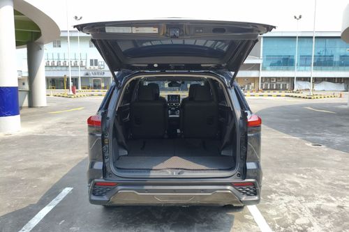 2023 Toyota Kijang Innova Zenix Hybrid EV 2.0L Q HV CVT TSS Modellista bekas