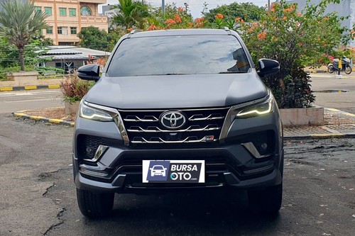 2024 Toyota Fortuner 4x2 2.8 GR Sport AT DSL bekas