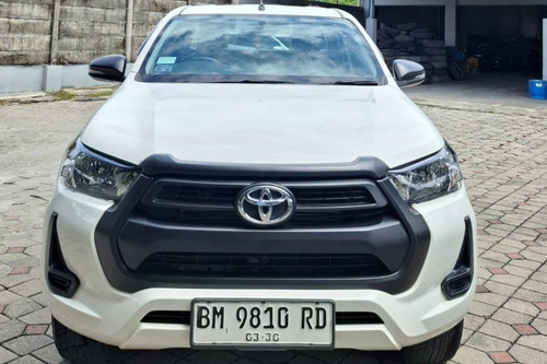 2022 Toyota Hilux 2.4L D-Cab E MT bekas