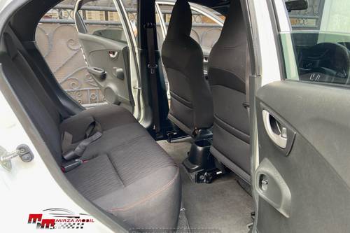Beli mobil bekas