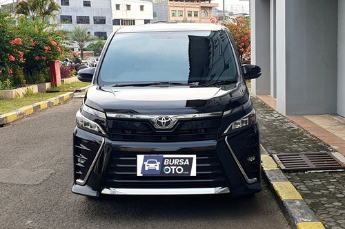 2018 Toyota Voxy 2.0L AT bekas