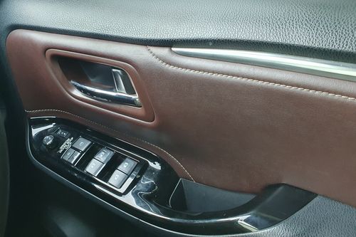 Dijual 2018 Toyota Voxy 2.0L AT bekas