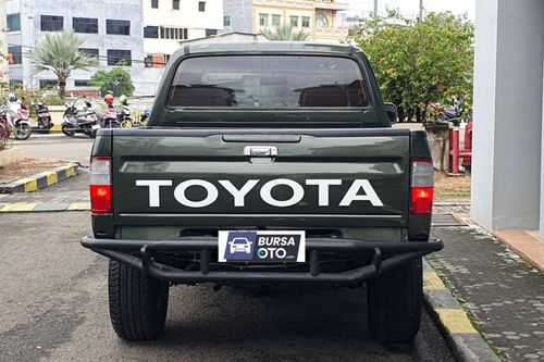 2004 Toyota Hilux Double Cabin 2.5L MT bekas