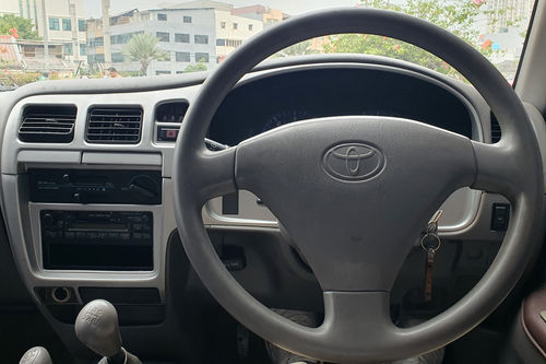 2004 Toyota Hilux Double Cabin 2.5L MT bekas