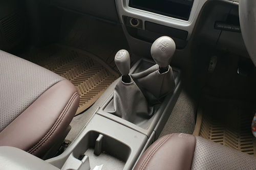 2004 Toyota Hilux Double Cabin 2.5L MT tua