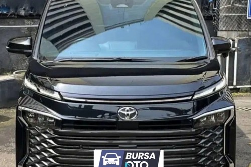 2022 Toyota Voxy 2.0L AT bekas