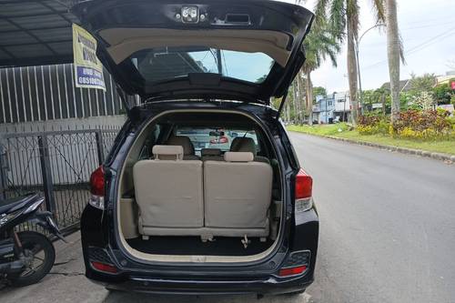 Beli mobil bekas