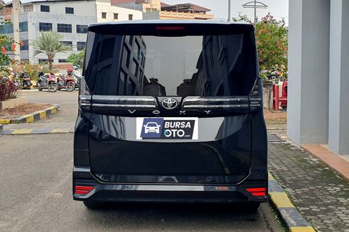 Dijual 2022 Toyota Voxy 2.0 CVT bekas
