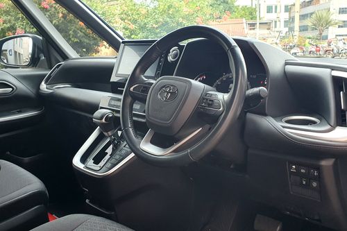 2022 Toyota Voxy 2.0 CVT bekas