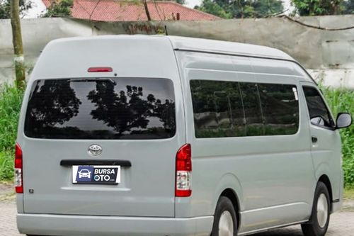 2021 Toyota Hiace Commuter Manual tua