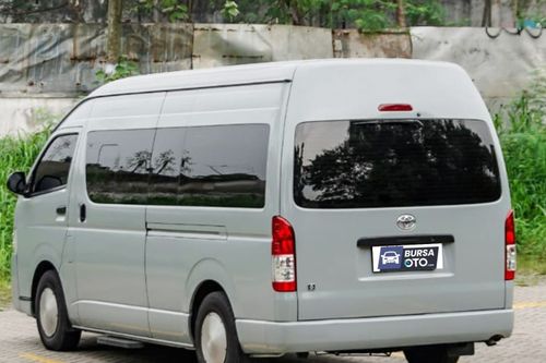 Dijual 2021 Toyota Hiace Commuter Manual bekas