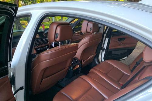 2013 BMW 5 Series Sedan 520i MODERN tua