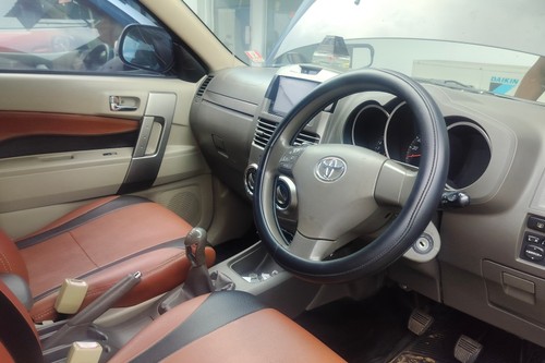 2013 Toyota Rush S  MT tua