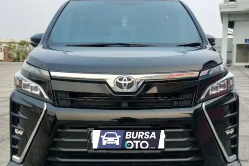 2018 Toyota Voxy 2.0L AT bekas